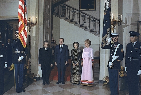 nixon visit romania